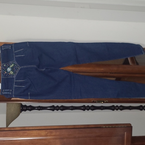 Jeans - Picture 4 of 6